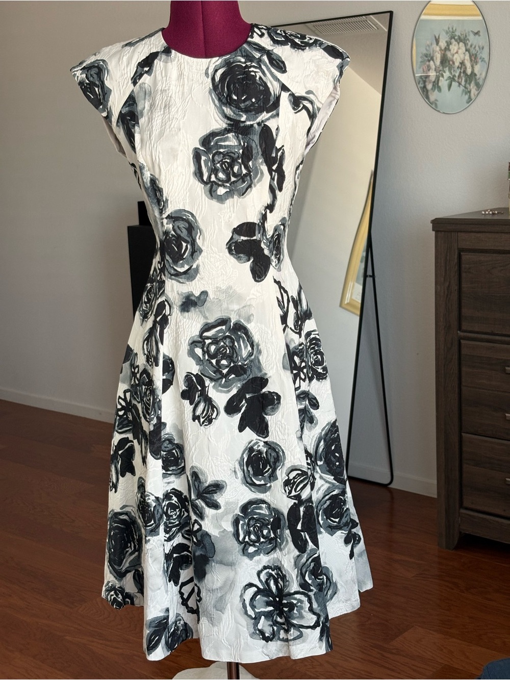 Sachin & Babi Dress size 2 NWT Retail $498 DESIREE NOIR Fall collection